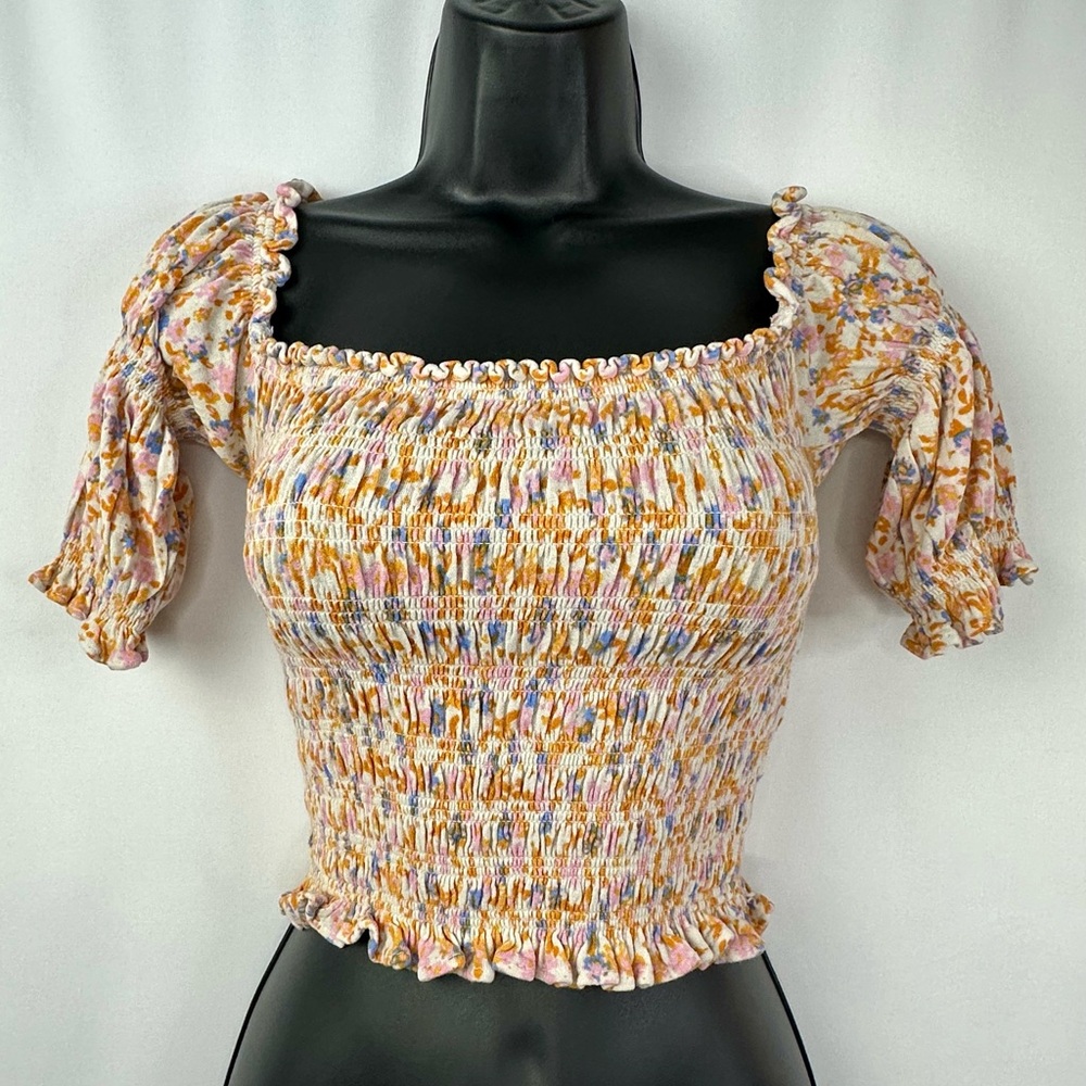 Urban Outfitters Women Sz Small Cropped Short Sleeve Top Ruched Back Floral